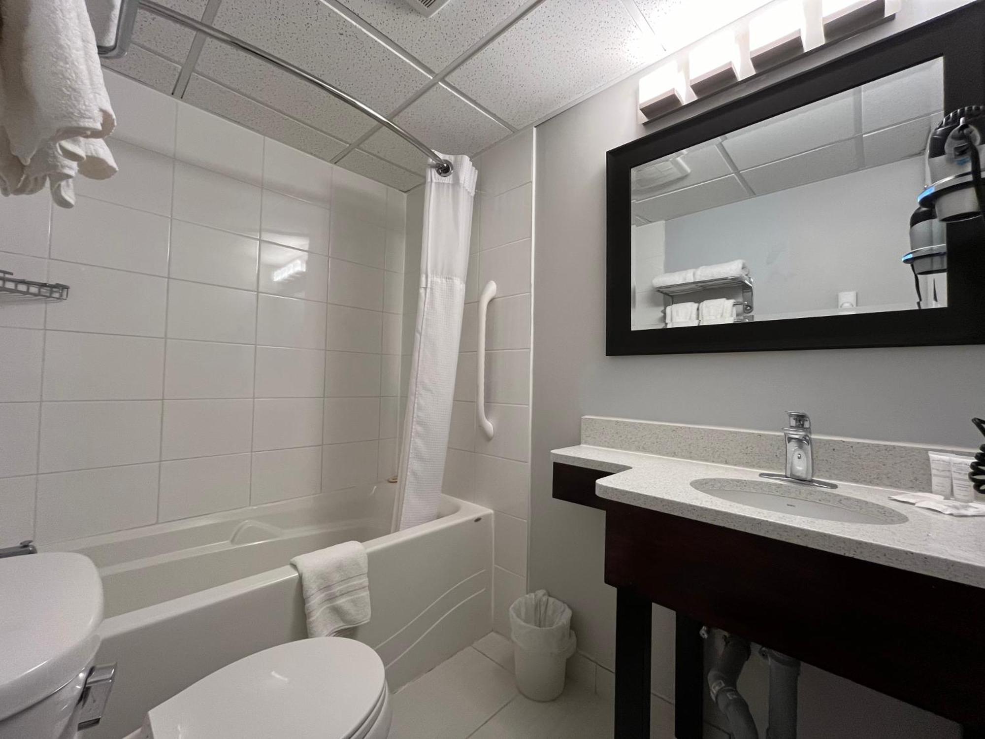 Le Voyageur Inn Mattawa Luaran gambar