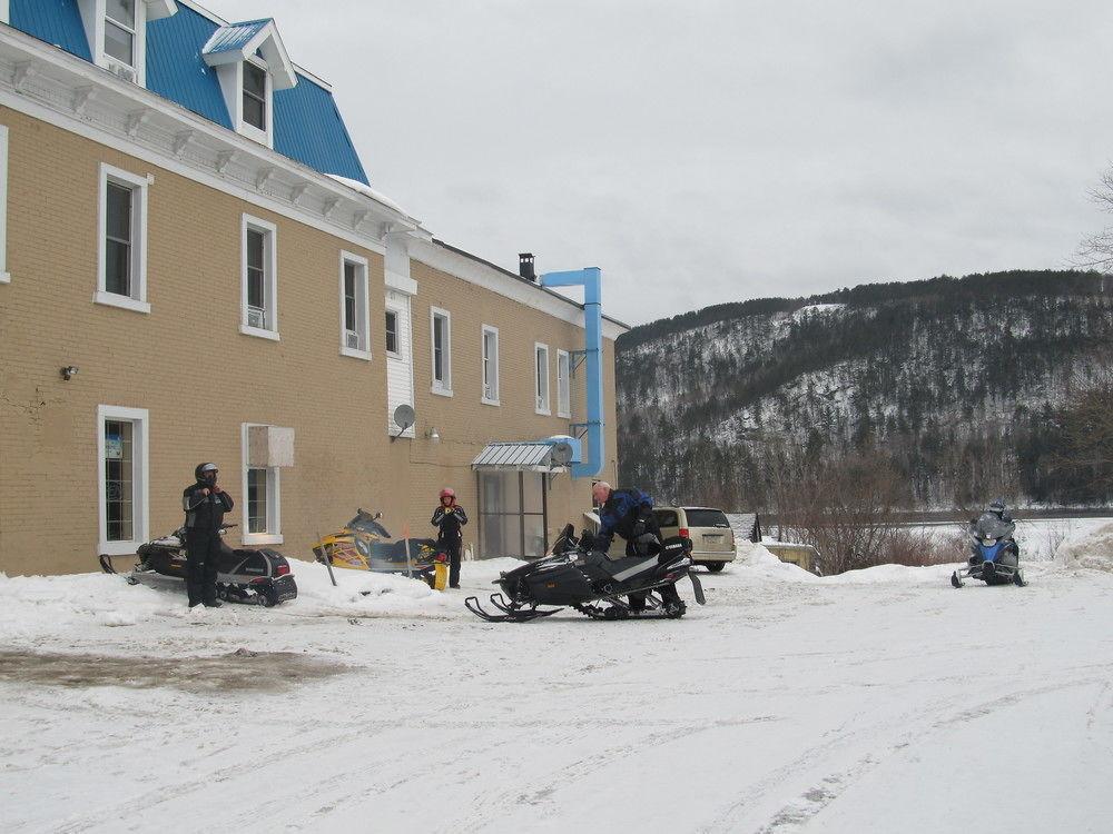 Le Voyageur Inn Mattawa Luaran gambar